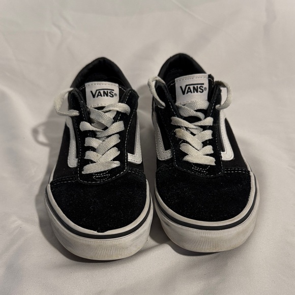 Vans Black and White Low-Top Sneakers - Picture 4 of 6